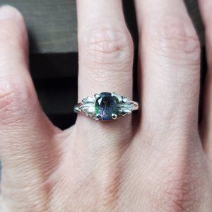 Size 7.75 Sterling Silver Slightly Rustic Rainbow Topaz Gem Band Ring